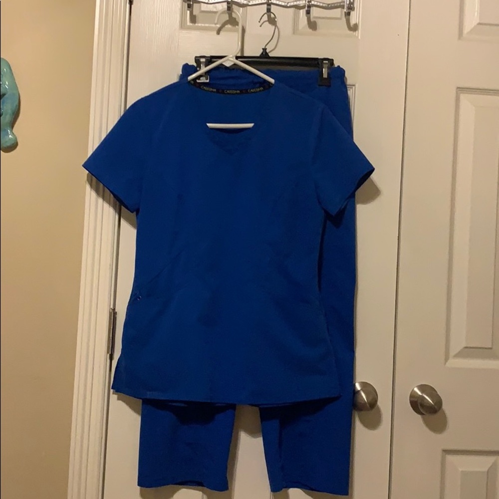 Scrub set
